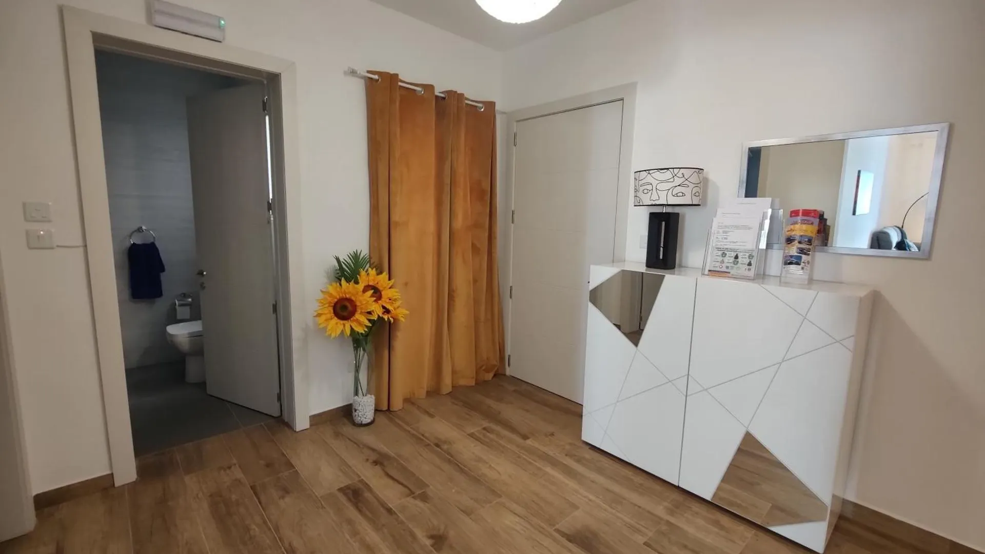 Stunning Central Sliema Apartment With Garden