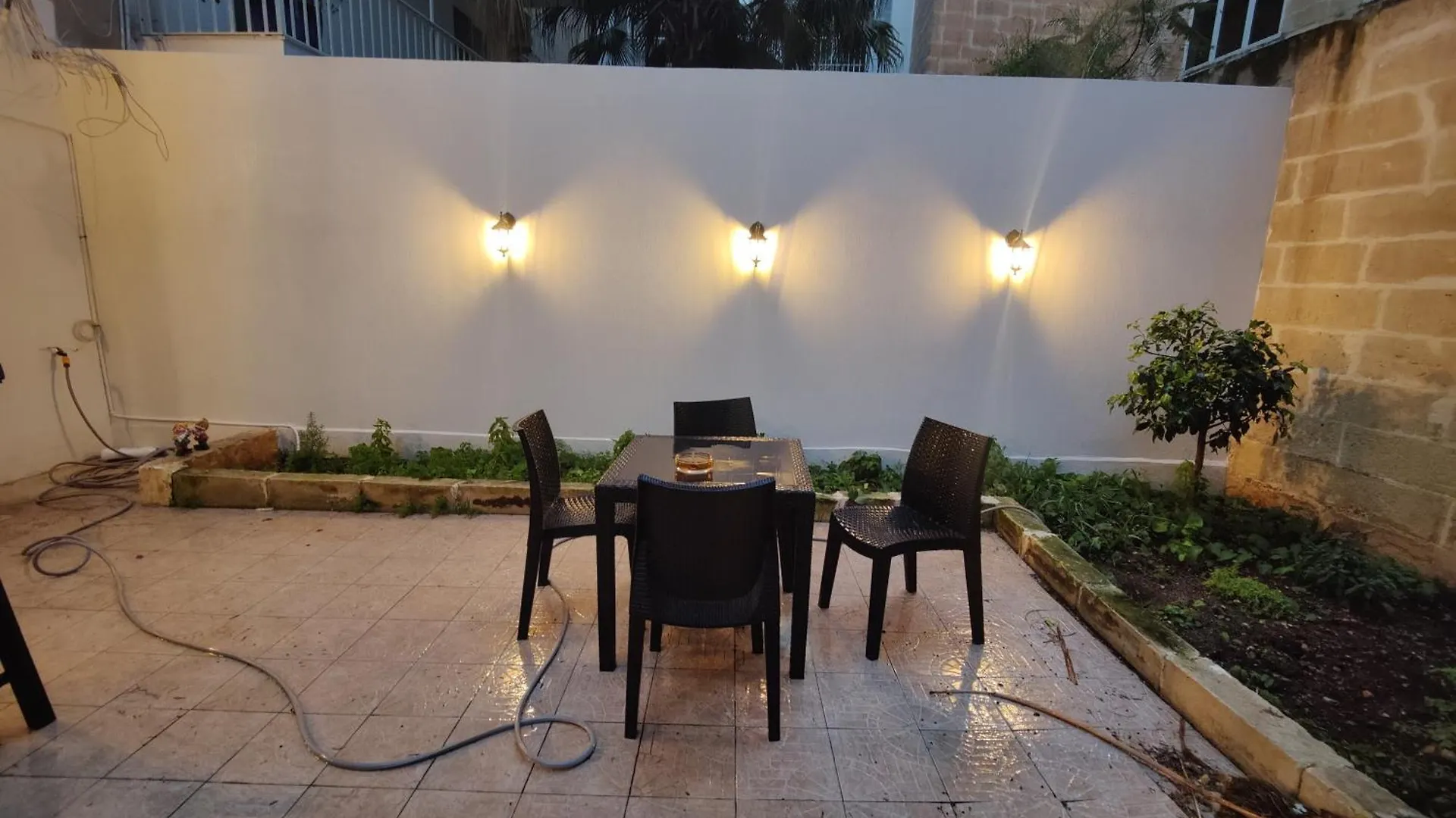 Stunning Central Sliema Apartment With Garden