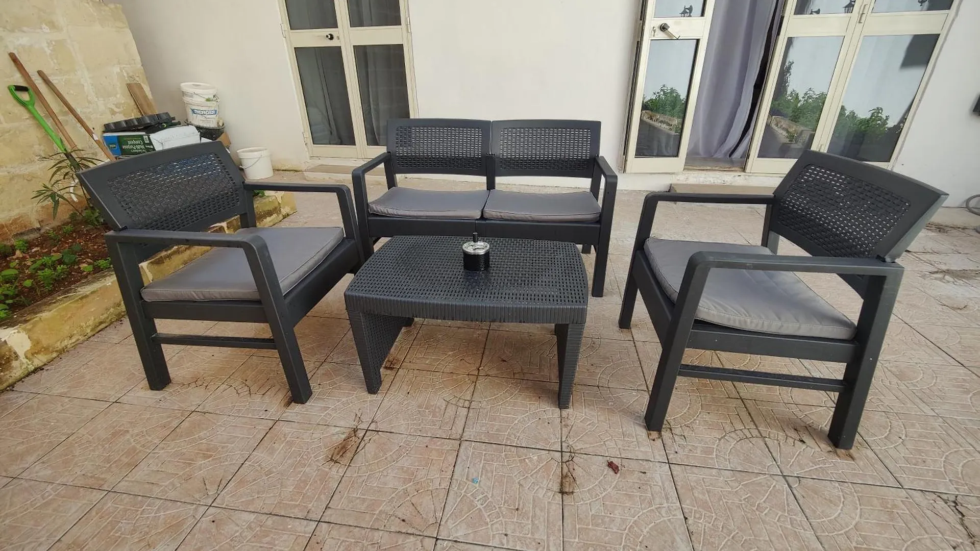 Stunning Central Sliema Apartment With Garden