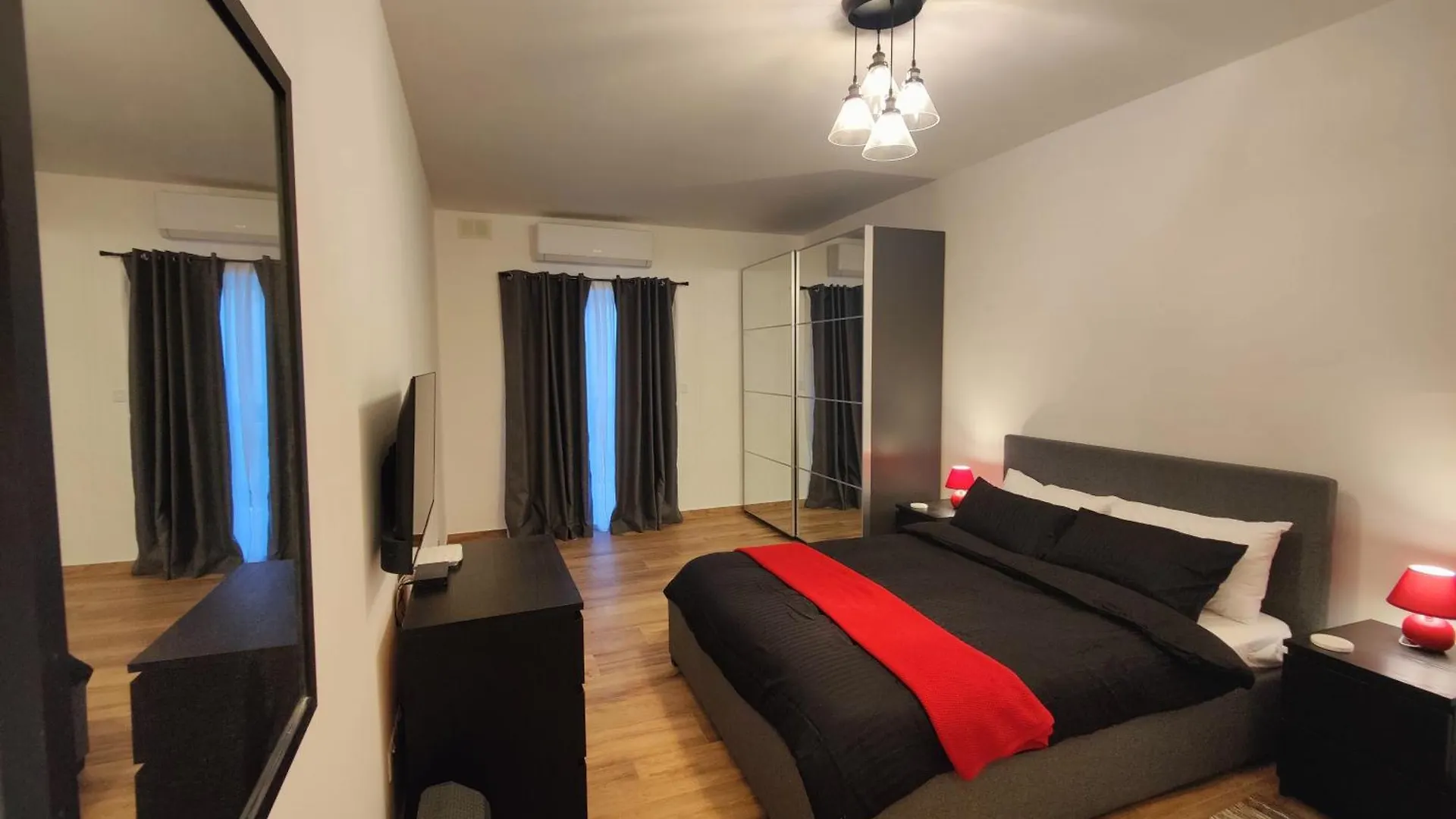 Stunning Central Sliema Apartment With Garden Malta
