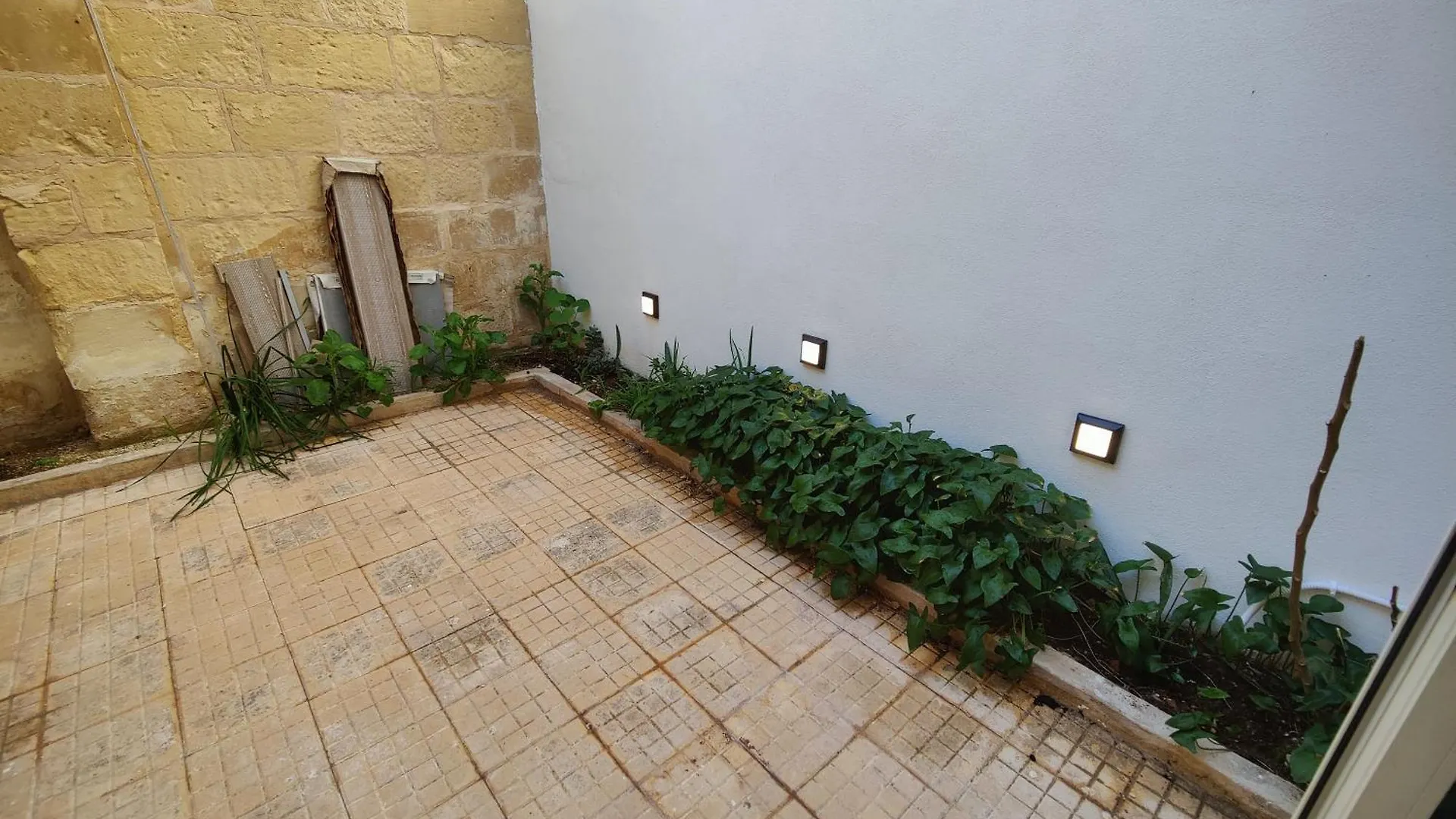 Stunning Central Sliema Apartment With Garden