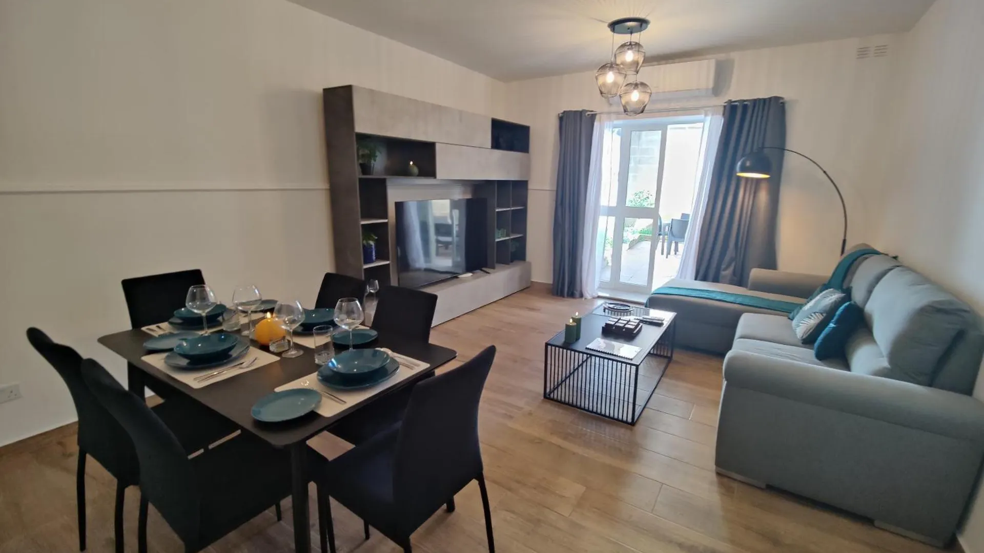 Stunning Central Sliema Apartment With Garden